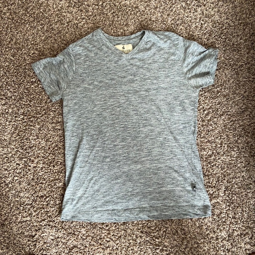 Men’s gray v-neck